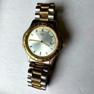 Citizen Quartz Mens Watch with Two Tone Stainless Steel in Excellent Shape